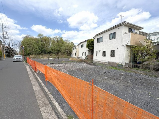 【外観】 | 新座市野寺5丁目　建築条件付売地　全2区画　(保谷店) | 2026年4月撮影/西武池袋線「ひばりヶ丘」駅徒歩15分の好立地！急行列車が利用でき都心部へのアクセス良好です。