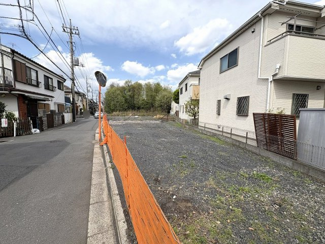 【外観】 | 新座市野寺5丁目　建築条件付売地　全2区画　(保谷店) | スーパーやコンビニが徒歩10分以内にありお買い物の負担も少ないです。