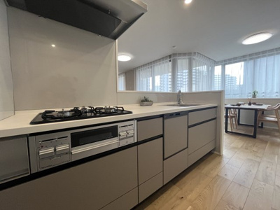 【キッチン】 | MJR和白丘 | カウンターキッチンです☆料理中も家族と会話や子供の様子見ができるので安心ですね♪