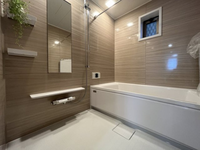 【浴室】 | MJR和白丘 | 清潔感溢れるバスルーム☆
浴室乾燥システムなど嬉しい機能が充実♪日々の疲れを癒します☆