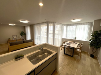 【居間・リビング】 | MJR和白丘 | LDK22帖！ご家族でもゆったりと快適に過ごせますよ♪