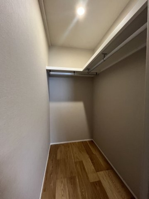 【収納】 | MJR和白丘 | 
凄く大きなウォークインクローゼット♪
収納が大きいのでお部屋を広く使えます☆
