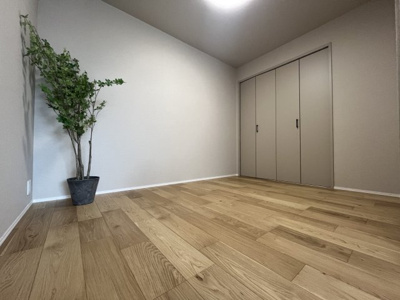 【洋室】 | MJR和白丘 | 全居室フローリング＆収納付き♪
「収納の余裕は心の余裕」というお家探しの格言もあるんですよ！
