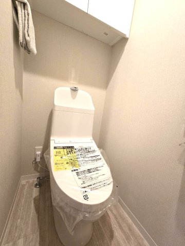【トイレ】 | ルネッサンス21春日ザ・パーク | 縦型トイレはお掃除などお手入れがしやすく常に清潔に保ちやすいですよ♪
