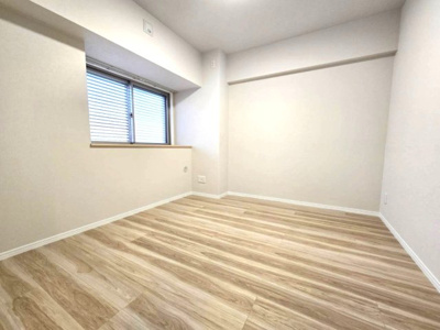 【洋室】 | ルネッサンス21春日ザ・パーク | お子様のお部屋や書斎に良さそうです！！
