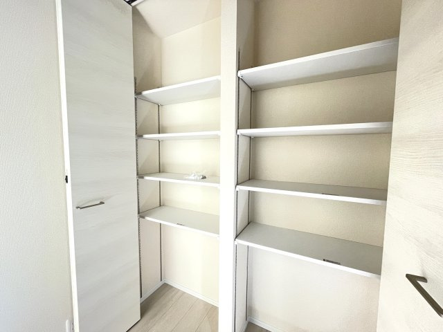 【収納】 | 新築飯倉戸建て | シューズボックス付きなので付きなので玄関をきれいに保てます☆靴が多い方も収納場所には困りません☆
