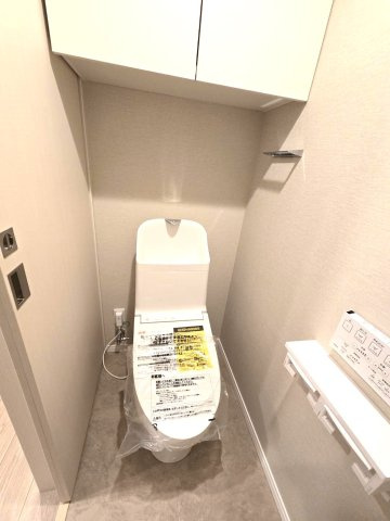 【トイレ】 | オープンレジデンシア高宮アベニュー | 
縦型トイレはお掃除などお手入れがしやすく常に清潔に保ちやすいですよ♪