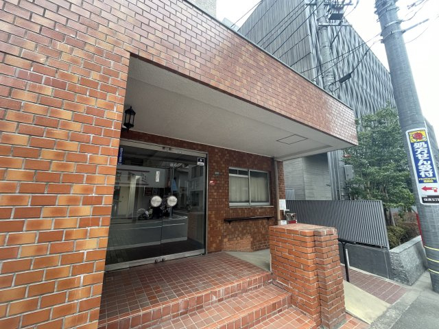 【エントランス】 | 第三住吉ハイツ | 重厚感のある入り口です☆
