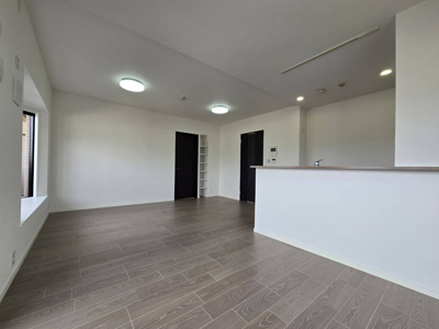 【その他共用部分】 | パロス筑紫丘 | 家具を配置しやすいリビング。
リビングは1番長く居るお部屋だから、使いやすいことが何より大切☆
