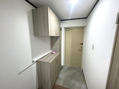 【玄関】 | アムール堤 | 
シューズボックス付きなので付きなので玄関をきれいに保てます☆靴が多い方も収納場所には困りません☆
