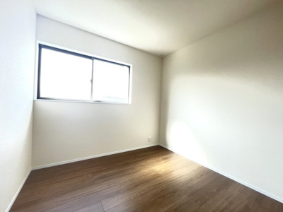 【洋室】 | 城南区七隈戸建て | お子様のお部屋や書斎に良さそうです！！
