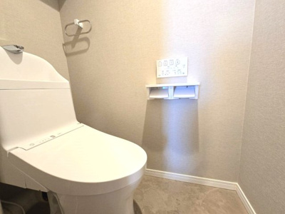 【トイレ】 | エスポワール吉塚 | 縦型トイレはお掃除などお手入れがしやすく常に清潔に保ちやすいですよ♪