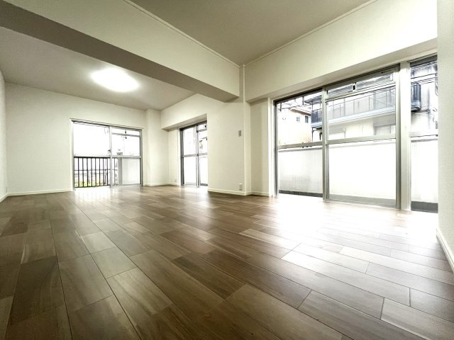 【その他】 | チサンマンション小笹 | 
家具を配置しやすいリビング。
リビングは1番長く居るお部屋だから、使いやすいことが何より大切☆