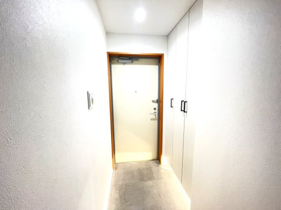 【玄関】 | リファレンス天神南 | シューズボックス付きなので付きなので玄関をきれいに保てます☆靴が多い方も収納場所には困りません☆