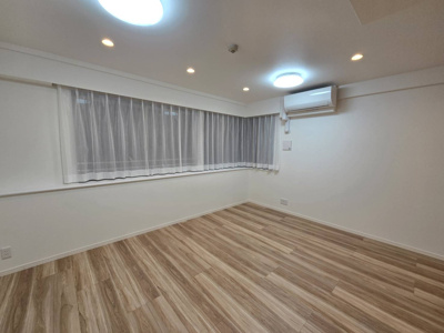 【居間・リビング】 | コスモ博多古門戸 | 南東向きなので陽当たりよく居心地が良いお部屋になります☆家族団らんの時間も増えそうですね♪