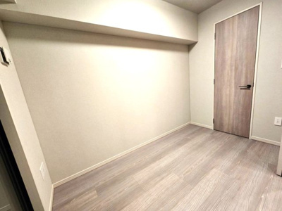 【洋室】 | クリオラベルヴィ呉服町 | 
お子様のお部屋や書斎に良さそうです！！