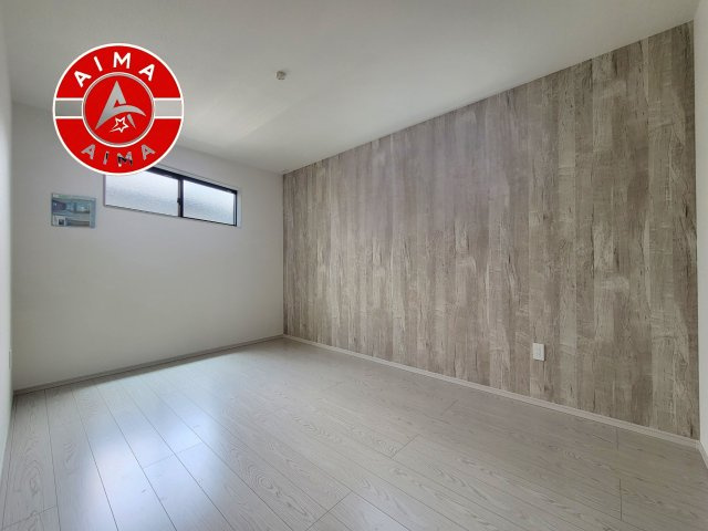 古賀市天神3丁目第1-3棟（3号棟）の内観：施工例|主寝室には収納力に優れたクローゼットがありますので、お部屋もすっきり片付きます。