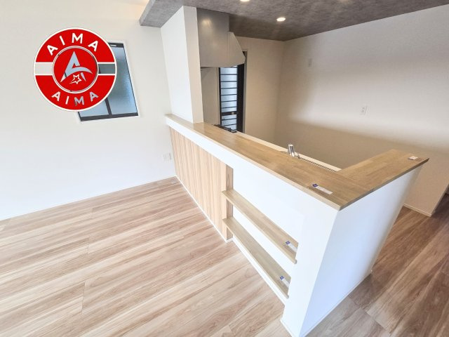 古賀市天神3丁目第1-3棟（3号棟）の内観：施工例|キッチンから立ち込める香りが今日の料理を期待させます。