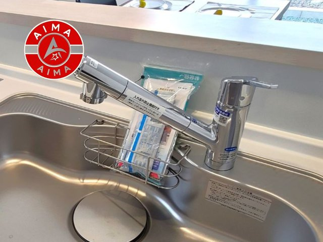 古賀市天神3丁目第1-3棟（3号棟）の発電・温水設備|ヘッドはシャワーや浄水に切り替え可能でノズルが延びる可動式。料理が楽しくなりますね。