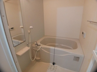 【浴室】 | リリー・ヴァリーⅤ | 日々の疲れを癒すお風呂付です