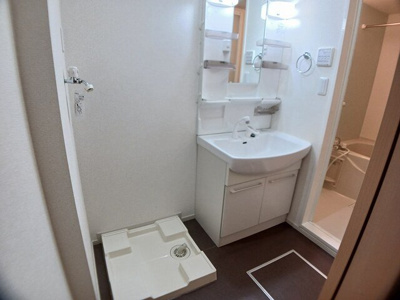 【洗面所】 | リリー・ヴァリーⅤ | 忙しい朝には欠かせない洗面所です