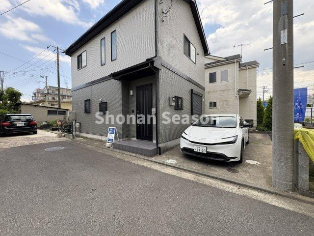 【前面道路含む現地写真】 | 新湘南バイパス「茅ヶ崎中央IC」お車２分！コンビニ（徒歩６分）　
暮らしやすさもお墨付きですよ♪
