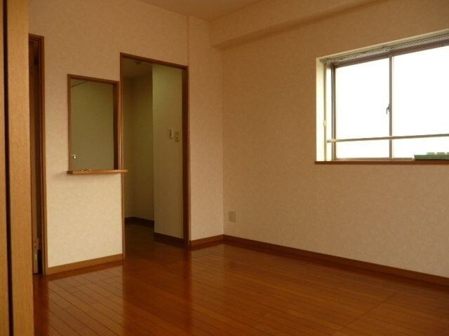 メゾン・エルーセラの居間・リビング