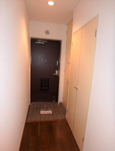 ボザールマンションの玄関