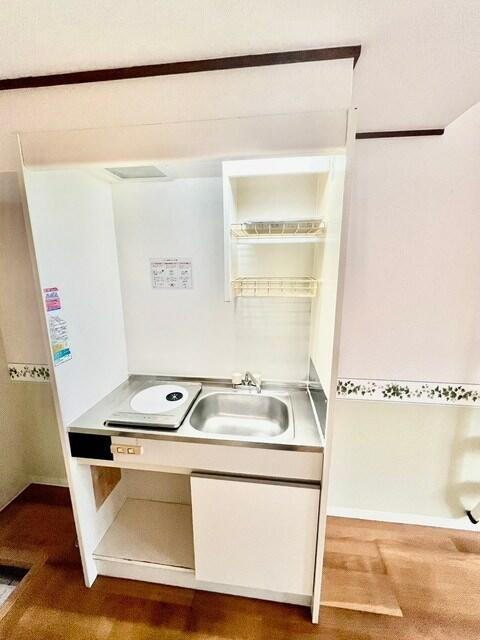 室内写真は同建物別部屋参考写真