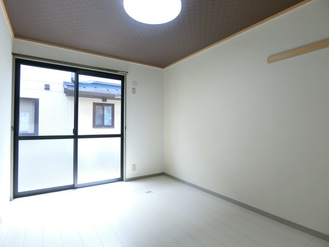エスポワール米原B棟の洋室