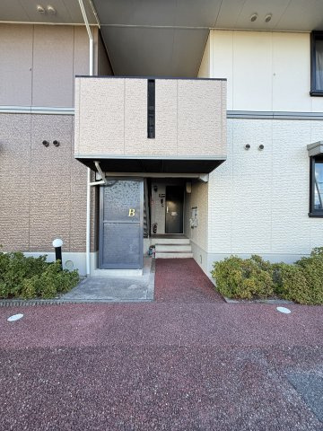 エスポワール米原B棟のエントランス