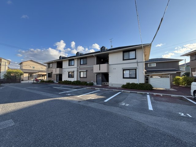 エスポワール米原B棟の駐車場