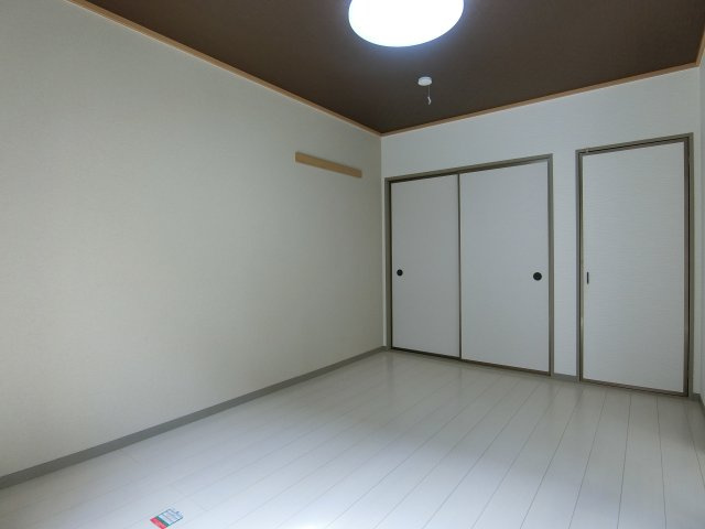エスポワール米原B棟の洋室