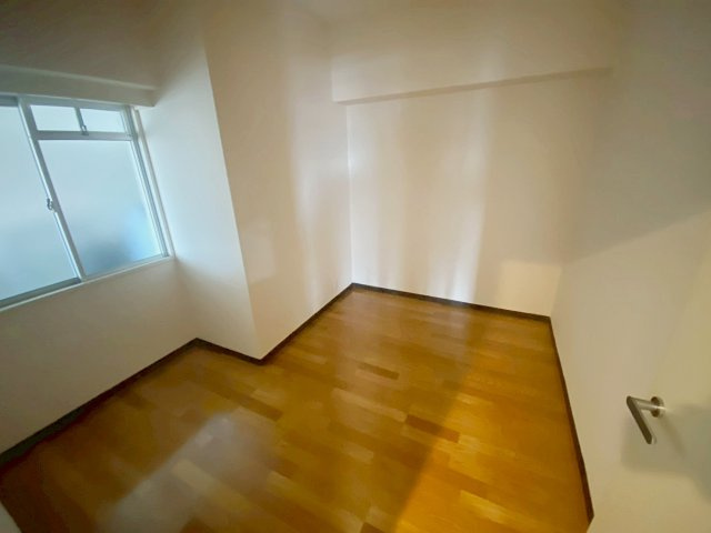 グランドゥール逆瀬川の洋室