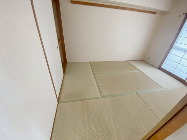 グランドゥール逆瀬川の和室