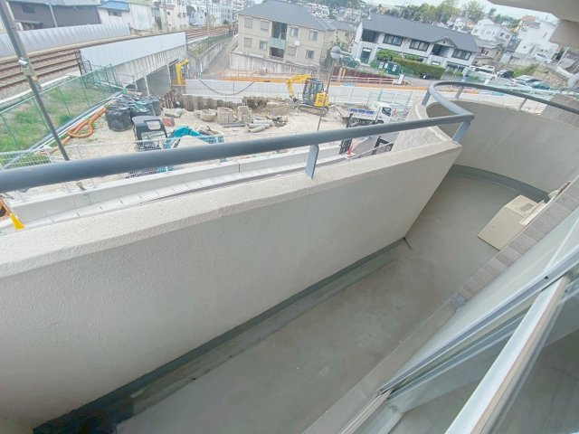グランドゥール逆瀬川のバルコニー