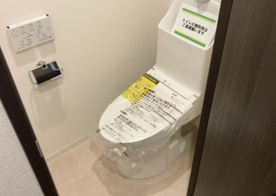 【トイレ】 | ルネ小田急相模原モア・ステージ | トイレは大きさや形、機能、抗菌性などが異なる多種多彩なタイプが各メーカーから出ています。それぞれに良さがあるため、事前にどういったタイプのトイレがいいのかをご家庭内で決めて、内見に行くといいでしょう。