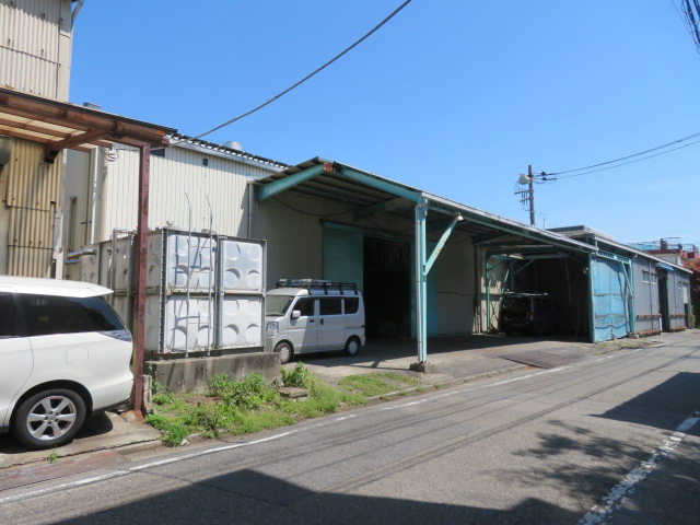 川口市弥平２丁目の倉庫