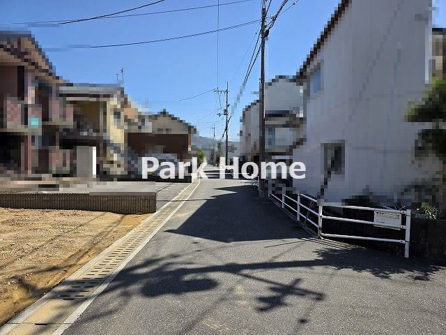 高知市薊野西町1丁目-建築条件付き-売土地の前面道路含む現地写真