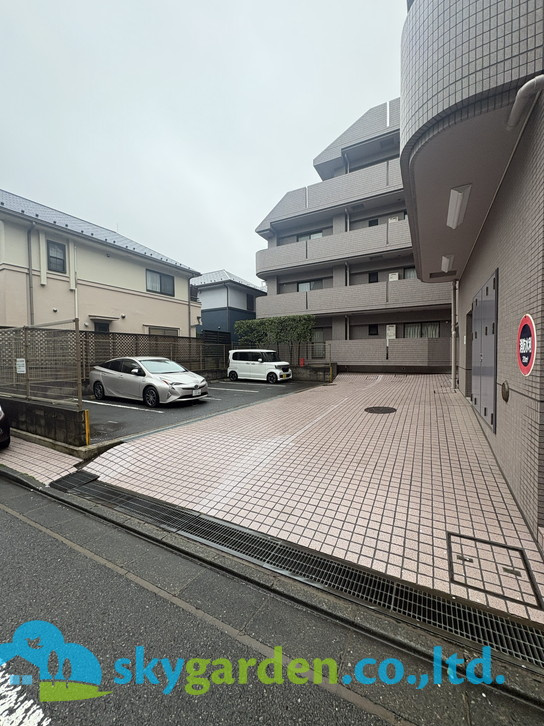 オーベル藤沢・藤が岡Ⅱの駐車場|車をお持ちの方に嬉しい駐車場付きの物件です