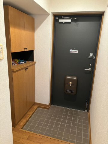 エスガーデン杉の玄関