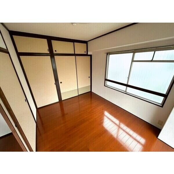 平田ビルの居間・リビング