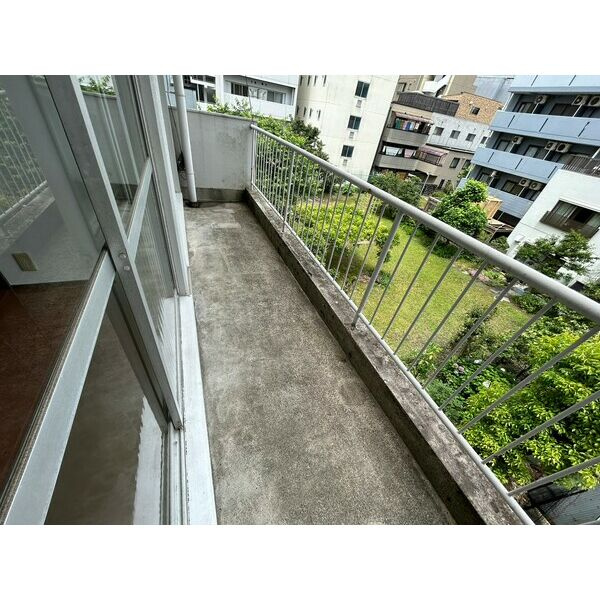 平田ビルのバルコニー