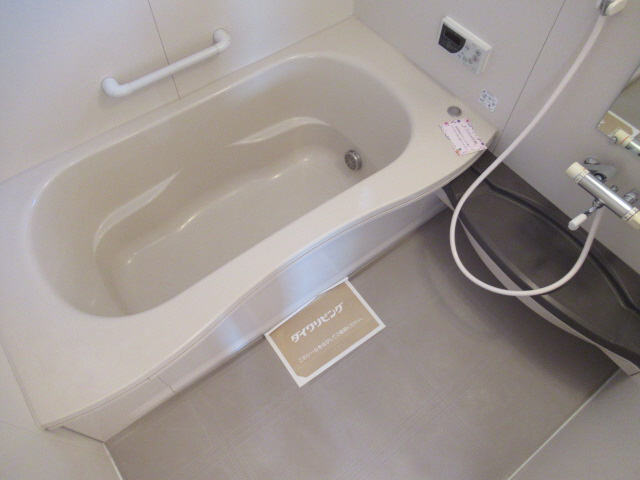 クレールヴィレッジ　A棟の浴室