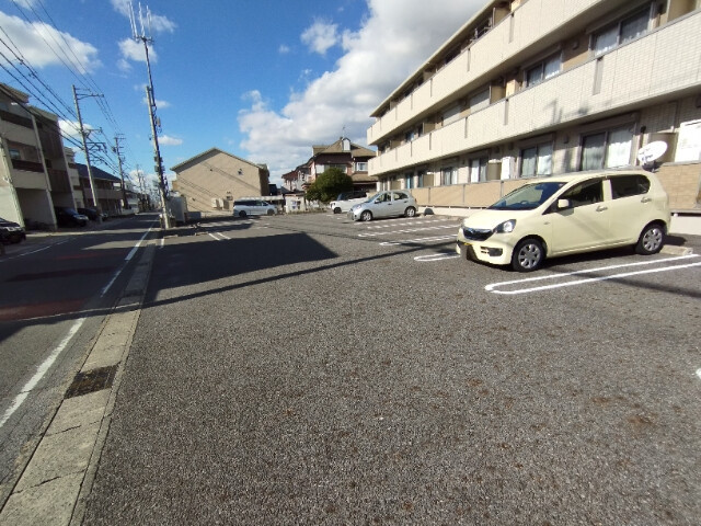 レグルス　ボーグの駐車場