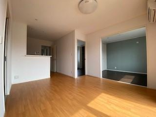 エスペランサ粟津の居間・リビング