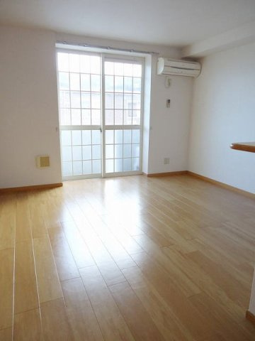 シャン・ド・フルールⅡ　　刈谷市近郊の賃貸はクラスホーム刈谷店の居間・リビング|ゆったり過ごせるリビングです