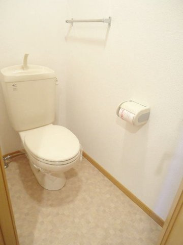 シャン・ド・フルールⅡ　　刈谷市近郊の賃貸はクラスホーム刈谷店のトイレ|落ち着いた色調のトイレです