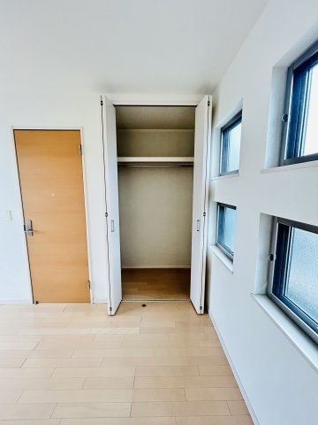 渕上中古戸建/広々としたお庭/太陽光パネル設置済み/オール電化住宅の収納|収納の多さは注目ポイントです♪