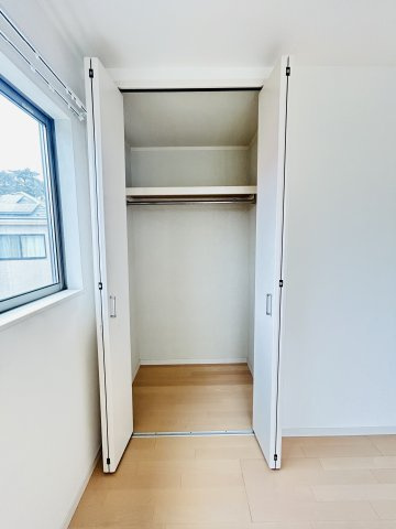 渕上中古戸建/広々としたお庭/太陽光パネル設置済み/オール電化住宅の収納|各室収納ついてます♪
